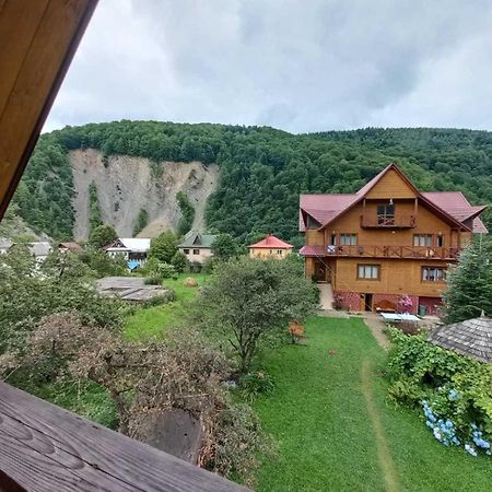 Готель У Тараса і Лесі Яремче Екстер'єр фото